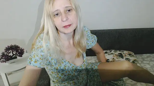 MiLenaMilf online show from March 2025 03:33:02 AM