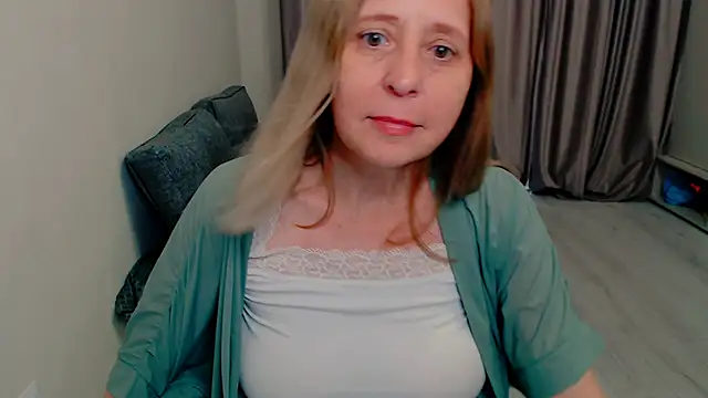 Snapshot of MiLenaMilf chatting on June 2026 07:32:02 AM MiLenaMilf online show from June 2026 07:32:02 AM