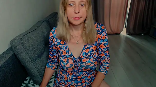 Snapshot of MiLenaMilf chatting on June 2026 07:11:01 AM MiLenaMilf online show from June 2026 07:11:01 AM