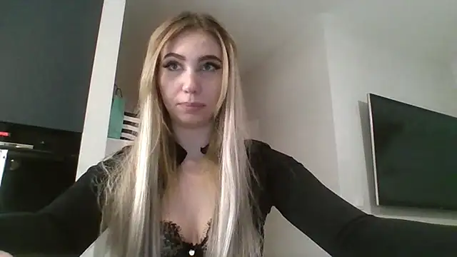 Snapshot of TeenLily chatting on February 2026 07:44:02 PM TeenLily online show from February 2026 07:44:02 PM