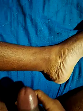 997679 online show from December 2025 01:24:02 AM