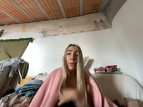 Snapshot of BarbieBlondieGirl chatting on January 2026 12:52:01 PM BarbieBlondieGirl online show from January 2026 12:52:01 PM