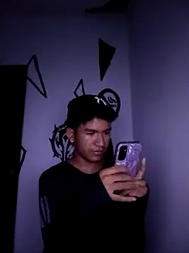 Snapshot of Luy_Moon chatting on March 2026 02:22:01 AM Luy Moon online show from March 2026 02:22:01 AM