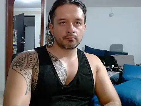 Snapshot of gonzzohunterr chatting on May 2026 03:35:01 AM gonzzohunterr online show from May 2026 03:35:01 AM