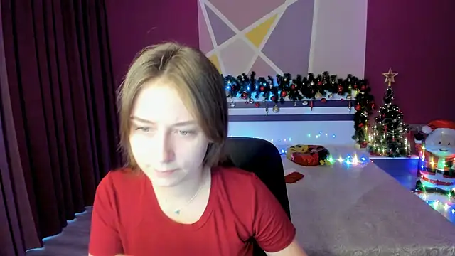 Snapshot of SerenityWild chatting on December 2025 06:33:01 AM SerenityWild online show from December 2025 06:33:01 AM