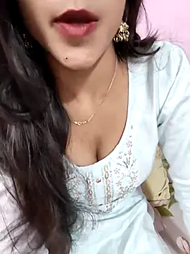 Snapshot of Yours-Zeenat chatting on April 2026 10:05:01 AM Yours-Zeenat online show from April 2026 10:05:01 AM