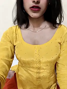 Snapshot of Yours-Zeenat chatting on April 2026 10:38:02 AM Yours-Zeenat online show from April 2026 10:38:02 AM