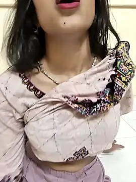 Snapshot of Yours-Zeenat chatting on April 2026 10:39:02 AM Yours-Zeenat online show from April 2026 10:39:02 AM