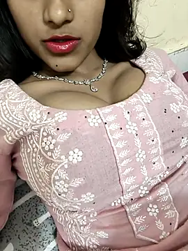 Snapshot of Yours-Zeenat chatting on April 2026 09:18:01 AM Yours-Zeenat online show from April 2026 09:18:01 AM