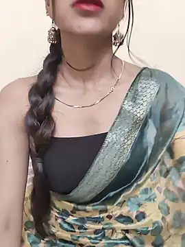 Snapshot of Yours-Zeenat chatting on May 2026 08:43:02 AM Yours-Zeenat online show from May 2026 08:43:02 AM