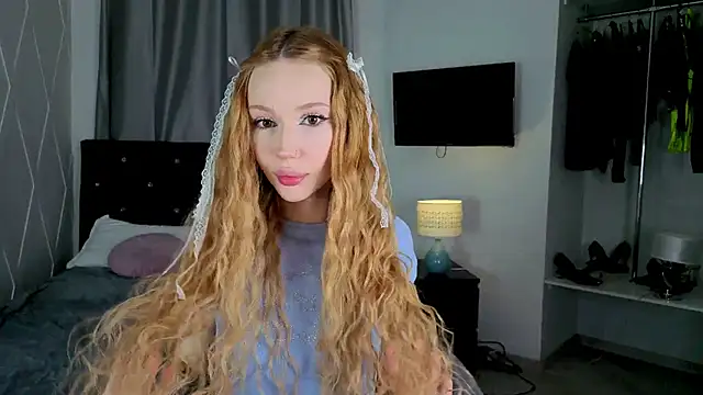 Zoe  Page online show from January 2026 02:10:01 PM