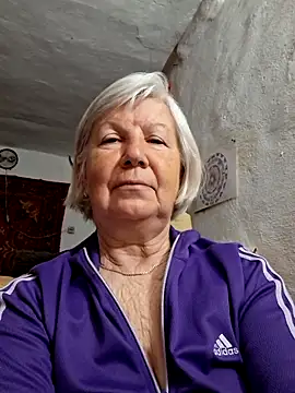 KlaudiaDarling online show from April 2026 12:09:02 AM