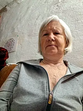 KlaudiaDarling online show from May 2026 09:21:01 PM