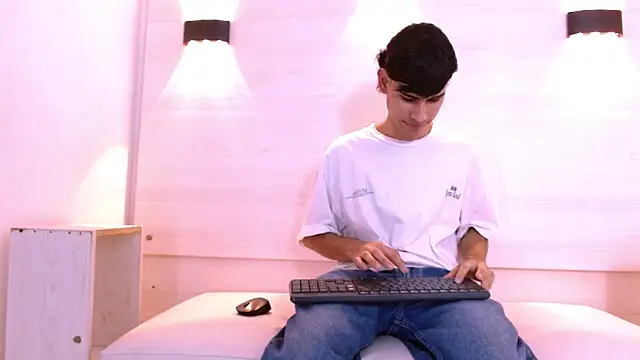 KevinBrooks  online show from February 2026 03:54:02 PM