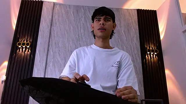 KevinBrooks  online show from February 2026 03:16:02 PM