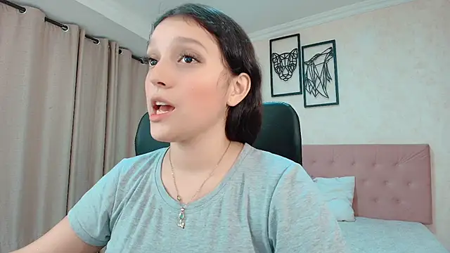 Snapshot of littlemolly_walcott chatting on May 2026 01:03:02 AM littlemolly walcott online show from May 2026 01:03:02 AM