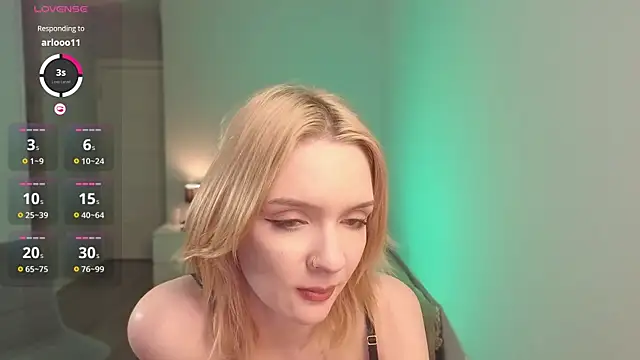lily moony online show from May 2026 11:54:02 PM
