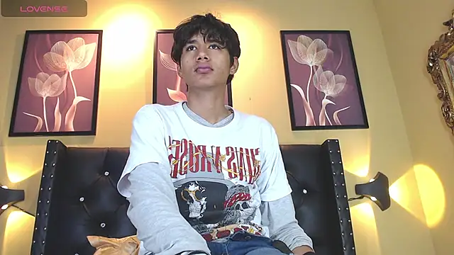 Derenn  online show from February 2026 04:39:01 AM