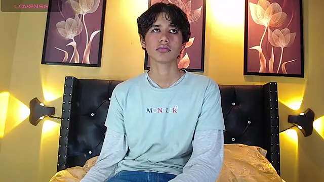 Derenn  online show from February 2026 05:55:01 AM