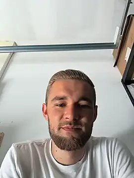 Benjamiinlt online show from June 2026 12:29:02 PM