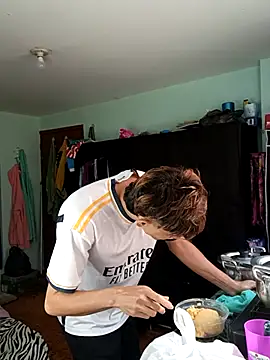 Snapshot of Andy_Kein chatting on April 2026 07:41:01 PM Andy Kein online show from April 2026 07:41:01 PM