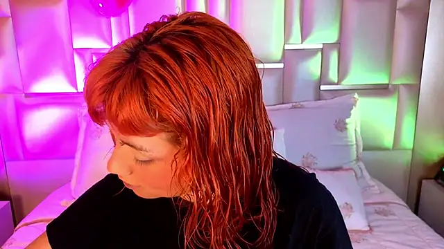 Sienna Desiree online show from February 2026 01:06:01 PM