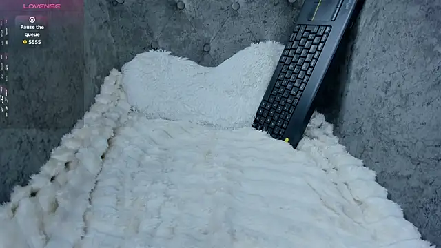 ElaRabbit online show from June 2026 08:12:02 PM