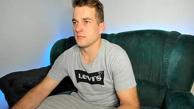 OskarGradient online show from February 2026 09:22:01 PM