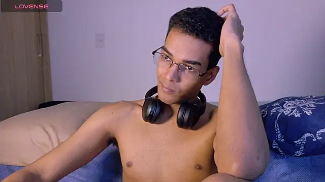 Pikashu7u7 online show from March 2026 04:07:01 AM