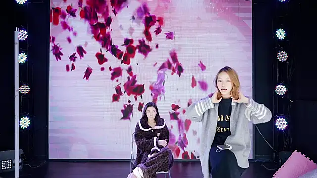 Snapshot of World-flower-003 chatting on March 2026 05:12:02 PM World-flower-003 online show from March 2026 05:12:02 PM