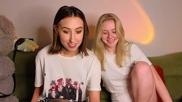 Mimipaws online show from January 2026 07:28:02 PM