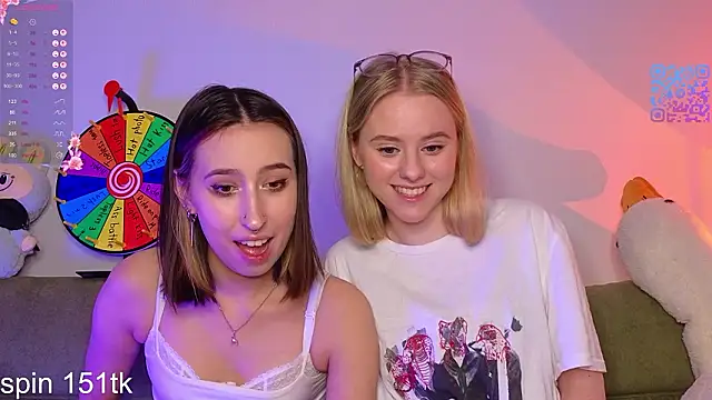 Snapshot of Mimipaws chatting on February 2026 07:43:01 PM Mimipaws online show from February 2026 07:43:01 PM