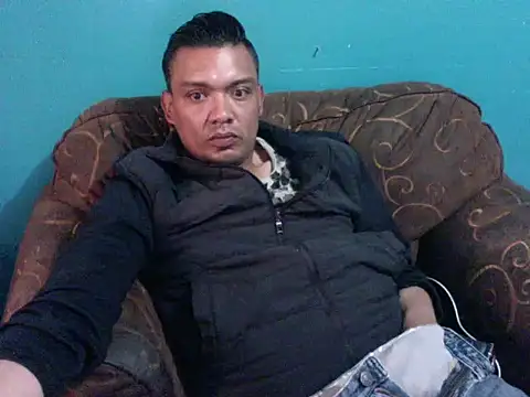 latinomoreno95 online show from March 2026 11:44:01 PM