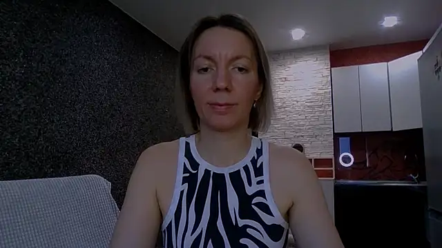 Amanda Luxe online show from February 2026 03:11:02 AM