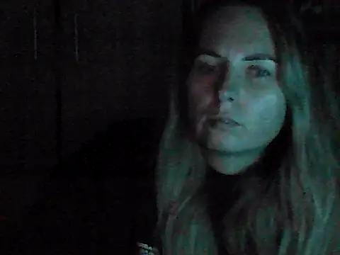 VikiLove765 online show from January 2026 07:39:01 PM