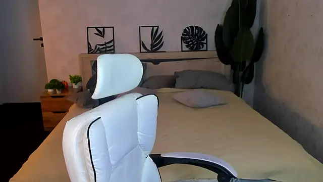 Gloria Gordon online show from April 2026 05:32:02 PM