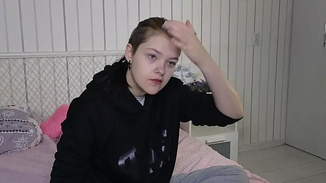 BevHanni online show from February 2026 08:02:01 PM