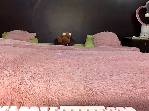 Flabia Roses online show from January 2026 06:45:01 PM