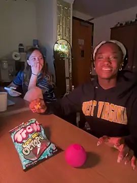 Snapshot of CookiesNcreaming chatting on February 2026 04:55:02 AM CookiesNcreaming online show from February 2026 04:55:02 AM