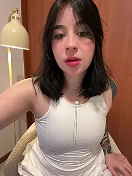 Snapshot of evelynrosess1 chatting on June 2026 02:11:01 AM evelynrosess1 online show from June 2026 02:11:01 AM