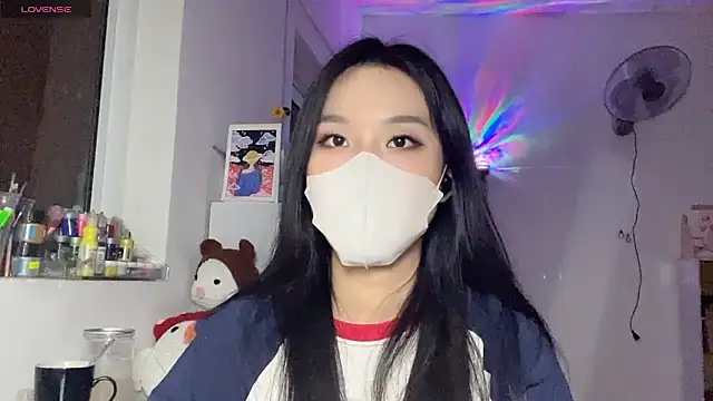 Tieu-May online show from April 2026 08:50:01 PM
