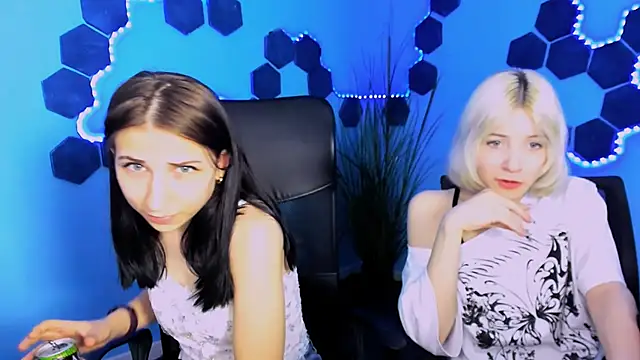 Snapshot of sweetie_chloe_ chatting on May 2026 08:44:01 AM sweetie chloe online show from May 2026 08:44:01 AM