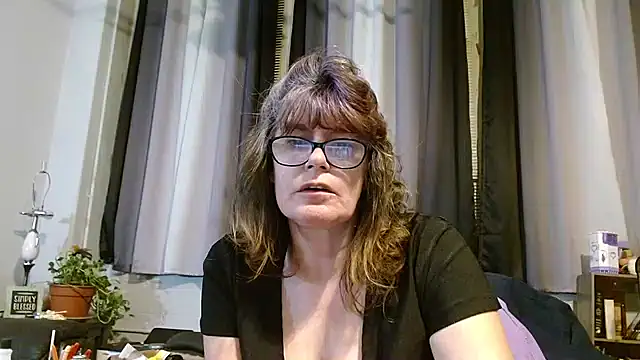 Snapshot of ladylavende3 chatting on February 2025 06:17:02 AM ladylavende3 online show from February 2025 06:17:02 AM