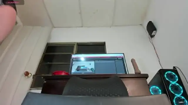 nickytabitch online show from June 2026 01:41:02 AM