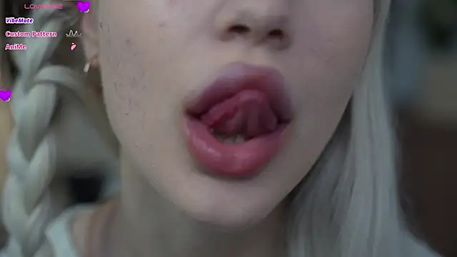 KristalCrowner online show from March 2026 07:43:02 PM