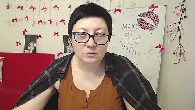 EmilyL0ve online show from February 2026 06:18:01 PM