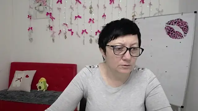 EmilyL0ve online show from April 2026 05:15:02 PM