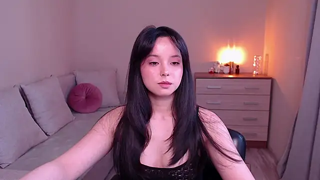 lia hetty online show from May 2026 01:05:01 PM