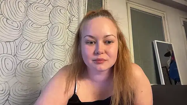 sweet-iina online show from February 2026 09:33:01 PM