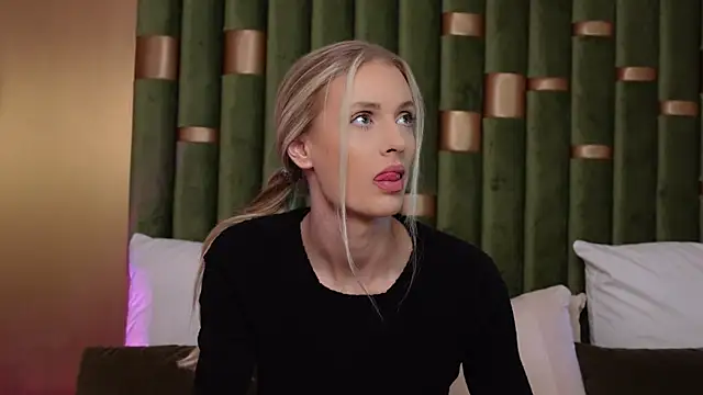 Snapshot of AmeliaAngel chatting on January 2025 06:38:01 AM AmeliaAngel online show from January 2025 06:38:01 AM